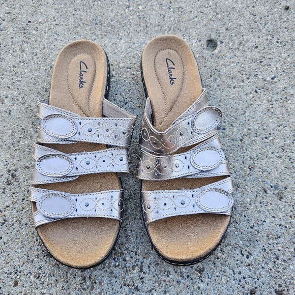 Clarks Shoes - Clarks cushioned comfort sandals women's size 9.5